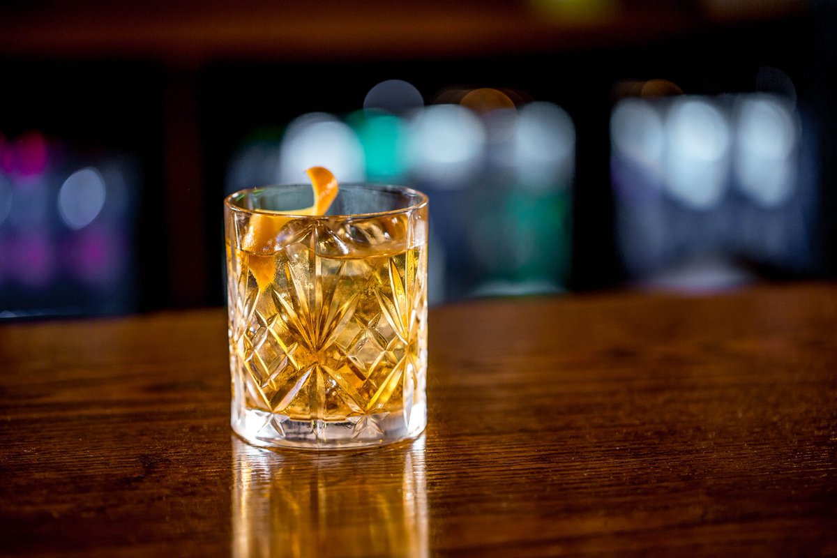 Taste the whisky, with a dash of sweetness! 
We have the finest scotch whiskey to make your perfect weekend serve.