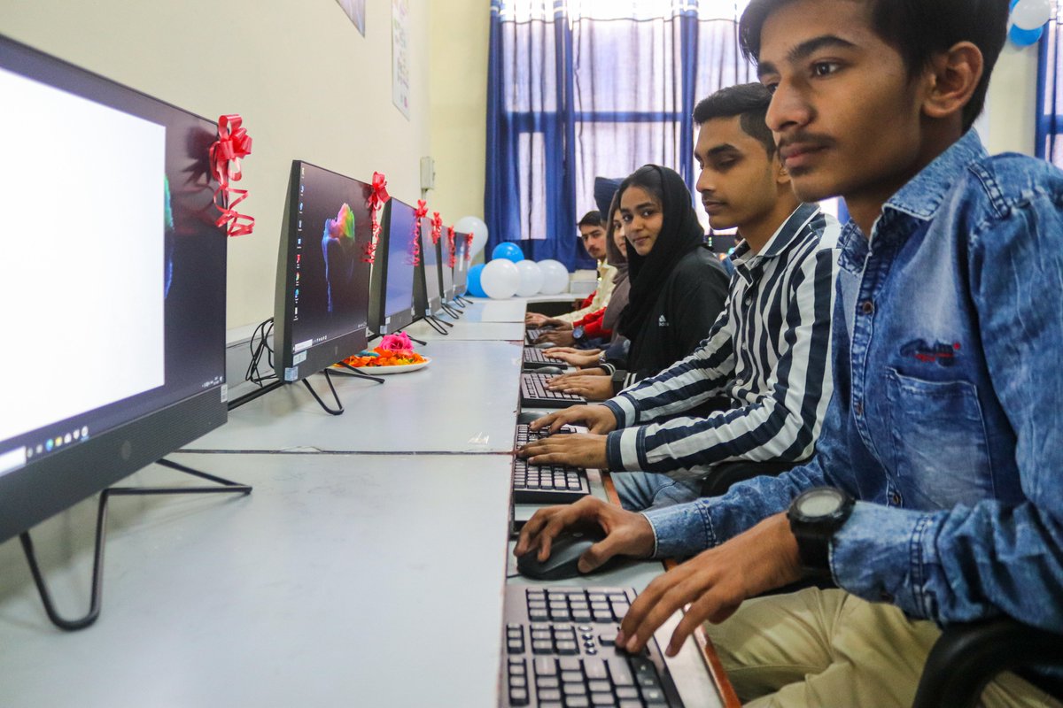 svietofficial's tweet photo. Recently, Chairman of SVGOI, Mr. Ashwani Garg, President of SVGOI, Mr. Ashok Garg, along with the Meritorious Students of Batch 2020 inaugurated computer lab on November 22, 2021 in Department of Applied Sciences. 
#Sviet #SVGOI #punjab #InaugurationCeremony #hplab #invitation https://t.co/jaJbmRk8Ta