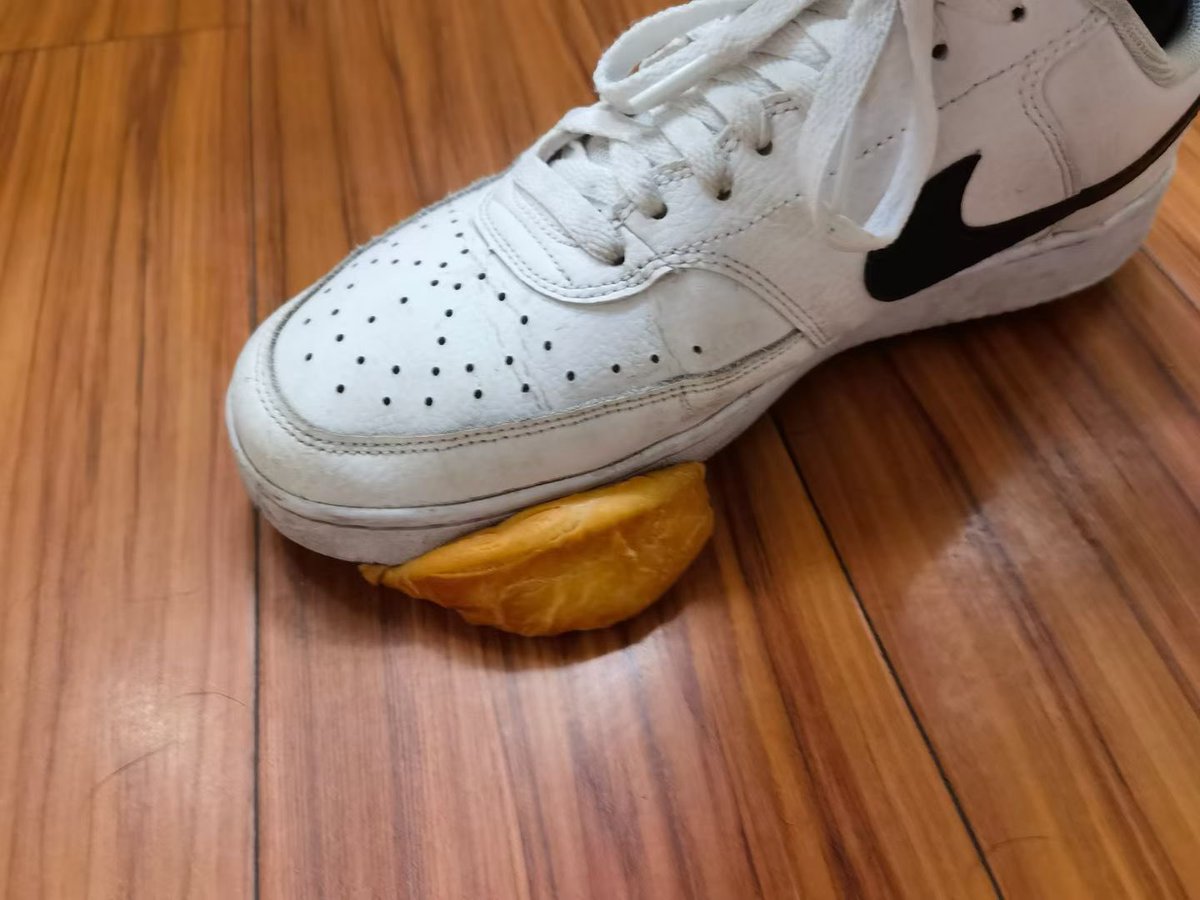 MESTER54870288's tweet photo. 各位骚狗的盲盒狗粮准备发货，看那只骚狗运气好拿的到夹你爹精液的面包，还有洗脚水
#原味 #盲盒 #白袜 #精ye #收奴 #压榨 #无脑上供 https://t.co/evlYk8B3Cq