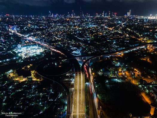 newsshortslk's tweet photo. ශ්‍රී ලංකාවේ ප්‍රථම වරට අධි තාක්ෂණික කේබල් මත ඉදි කල නව කැළණි පාලම “ කල්‍යාණි රන් පිවිසුම” (Golden Gate Kalyani) නමින් නම් කර තිබෙනවා. මෙය හෙට ජනපති සහ අගමැතිගේ ප්‍රධානත්වයෙන් ජනතා අයිතියට පත් කෙරේ #lka #SriLankan https://t.co/qwBaYoBsKg