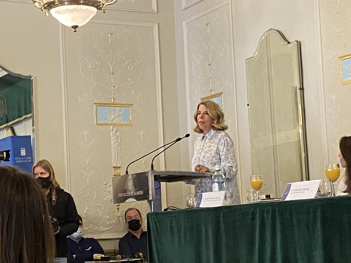 La invisibilidad, otra forma de violencia hacia las mujeres, explica @SoleGimenez sobre la música, pero aplicable a cualquier ámbito de la vida #25N <a href="/lavozdealmeria/">La Voz de Almería</a> <a href="/EPAndalucia/">Europa Press Andalucía</a> <a href="/dipalme_almeria/">Diputación Almería</a>