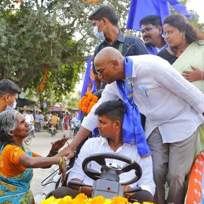 Varapra52122338's tweet photo. #RSPraveenKumar  he is a not ordinary name 
He is the power 
He is the leader 
#amrsp 
#ambsp
#HBDPraveensir https://t.co/MKifTIRDG9