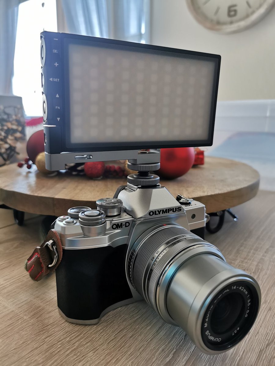 Marci_Matze1995's tweet photo. Yeah got a new gadget :)
#Olympus #OMD #EM10 #Mark4 #OlympusOmdEmd10mark4 #Systemkamera #noFX #OIshare https://t.co/shbYhSnUEa