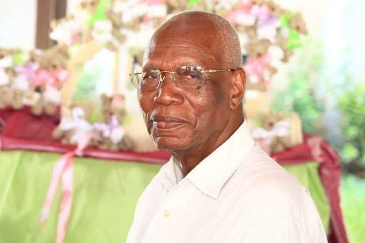 MelEssisKouadio's tweet photo. 95 ans ce jour!

Venez Souhaiter un JOYEUX ANNIVERSAIRE au ministre d'État, CAMILLE ALLIALI , Président du COMITÉ DES SAGES du PDCI-RDA 😍❤️🍾🎉

#CIV225 https://t.co/LtRi8RIzCK