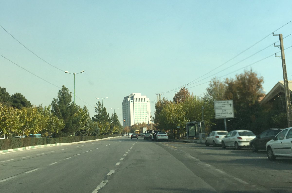drfrsdd's tweet photo. @MahdiR86388324 خداکنه این طوری باشه و با استناد به همین حکم من هم بتونم تعهد محضری خودم رو باطل کنم. من به عنوان فردی که در همین لحظه در حال پیگیری انصراف از طرح و رشته و هرچیز دیگه ای هستم از همه بیشتر به ابطال تعهد محضریم نیاز دارم تا رزیدنتهایی که قراره چند سال بعد بفهمن چی سرشون اومده 😄 https://t.co/Fn3wPC1xzV