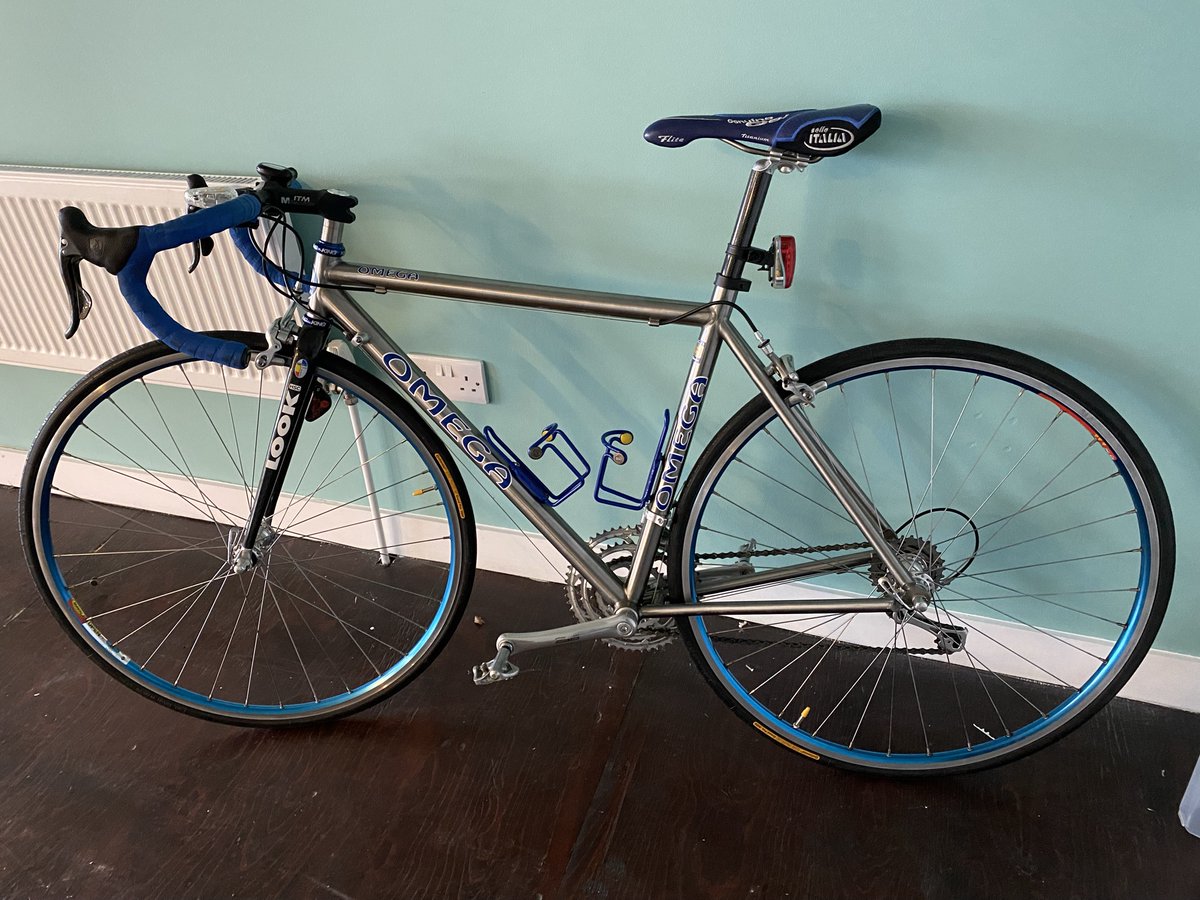 reillytitanium's tweet photo. This is where it all began ..... Mark Reilly's first titanium bike
#titaniumbikes #markreilly #oldschoolbike #classicbicycle #handmadebike #handmade https://t.co/mXLMXIxBmm