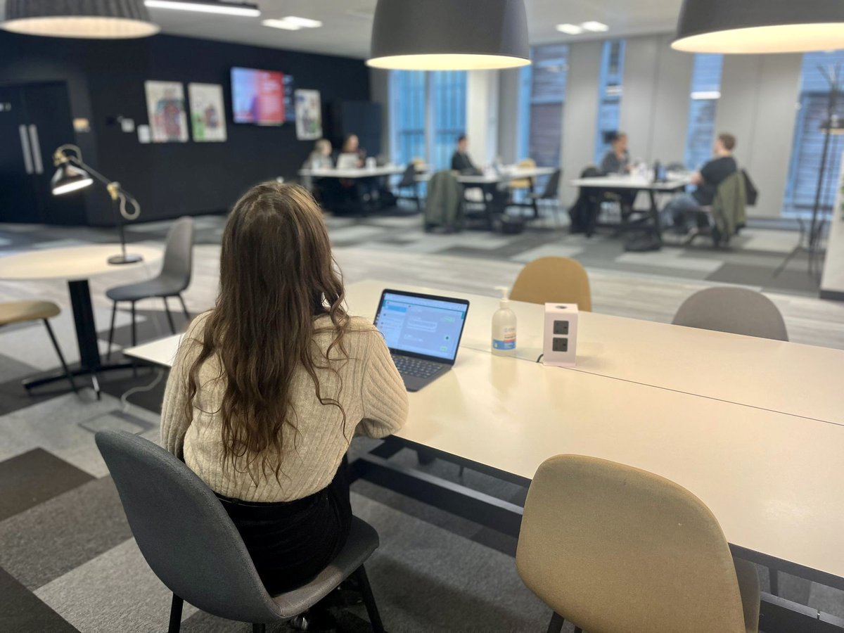 Our flex desk membership is ideal for those who need a space to work as and when! (with unlimited free coffee of course ☕️) Discover life at AHQ 👉🏼 hubs.ly/H0-3TnK0 📍Avenue HQ, St. Paul’s Square