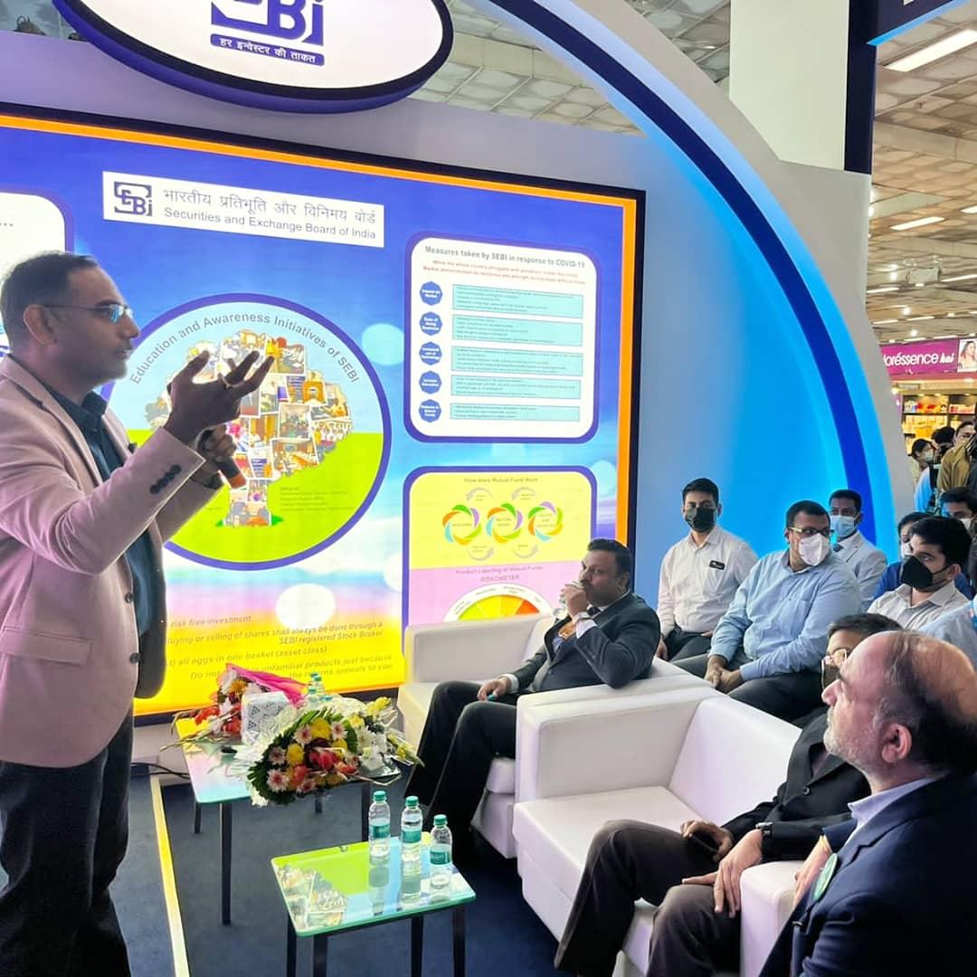 ashish_modani's tweet photo. My recent talk for @amfiindia on “Wealth Creation Through Mutual Funds,” at IITF concluded on a high note. Making the session more interactive helped me connect better with the audience. Many came up to me even after the session with their financial queries.
#AMSessions #IITF2021 https://t.co/8bAvOWK3Le