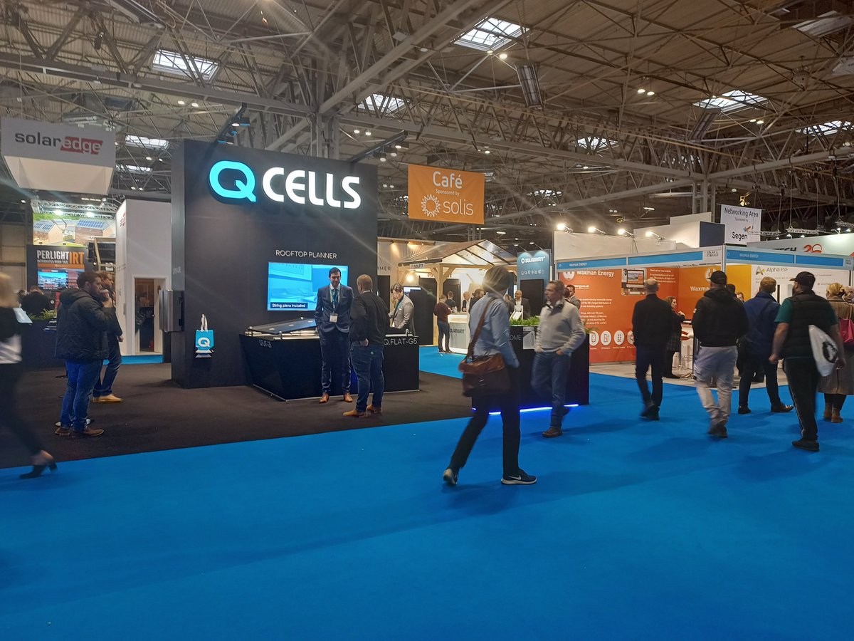 Here on the show floor at Solar &amp; Storage Live 2021 🙂 Feel free to come say hi at the Solar Media stand (A21)