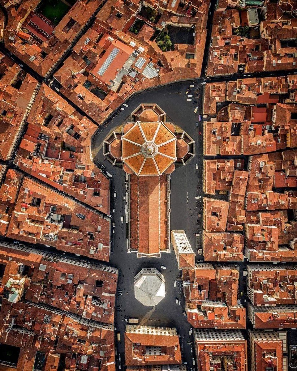 #DimartsUrbans _
La catedral de Santa Maria del Fiore. Florencia.

#Arquitectura #Architecture #Urbanismo