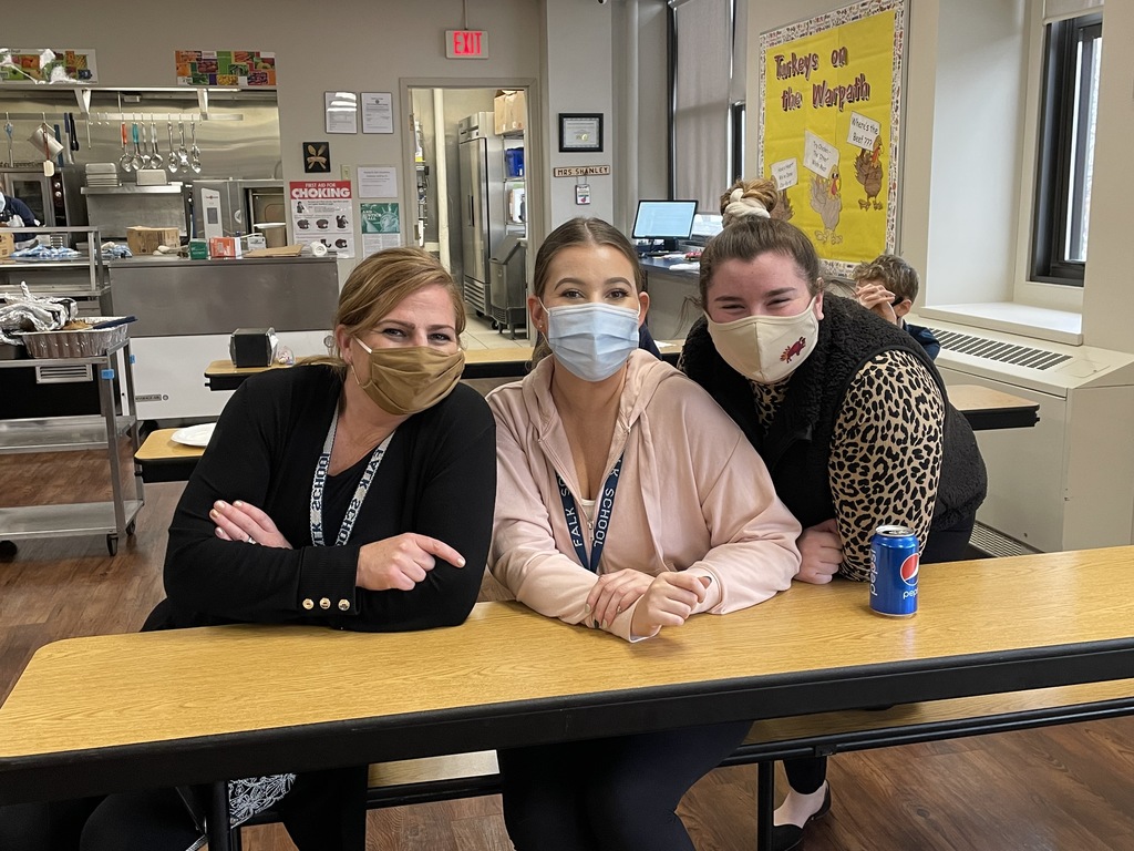 falkschool's tweet photo. The Cambridge JH hosted their annual Thanksgiving Day feast and displayed an "attitude of gratitude" through shared activities and  a feast for all to enjoy! We are grateful for our staff, students, and all of our Falk families for their continued support! 
#HappyThanksgiving https://t.co/Bdpa1tEDoQ