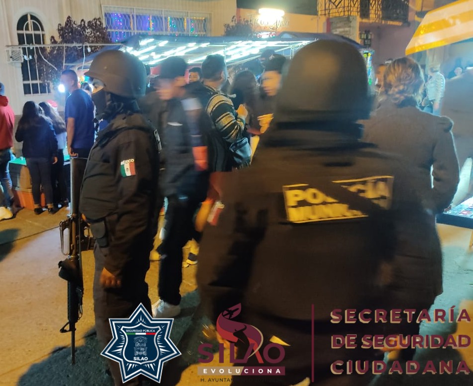 SilaoSP's tweet photo. 🤜🤛 En esta temporada de ponches 🍯 no bajes la guardia 🙌.
👉 Por ti, por mí, por todos cuídate de la COVID-19.

#SilaoEvoluciona
#SilaoEvolucionaPorTi https://t.co/tltmiYJgdm