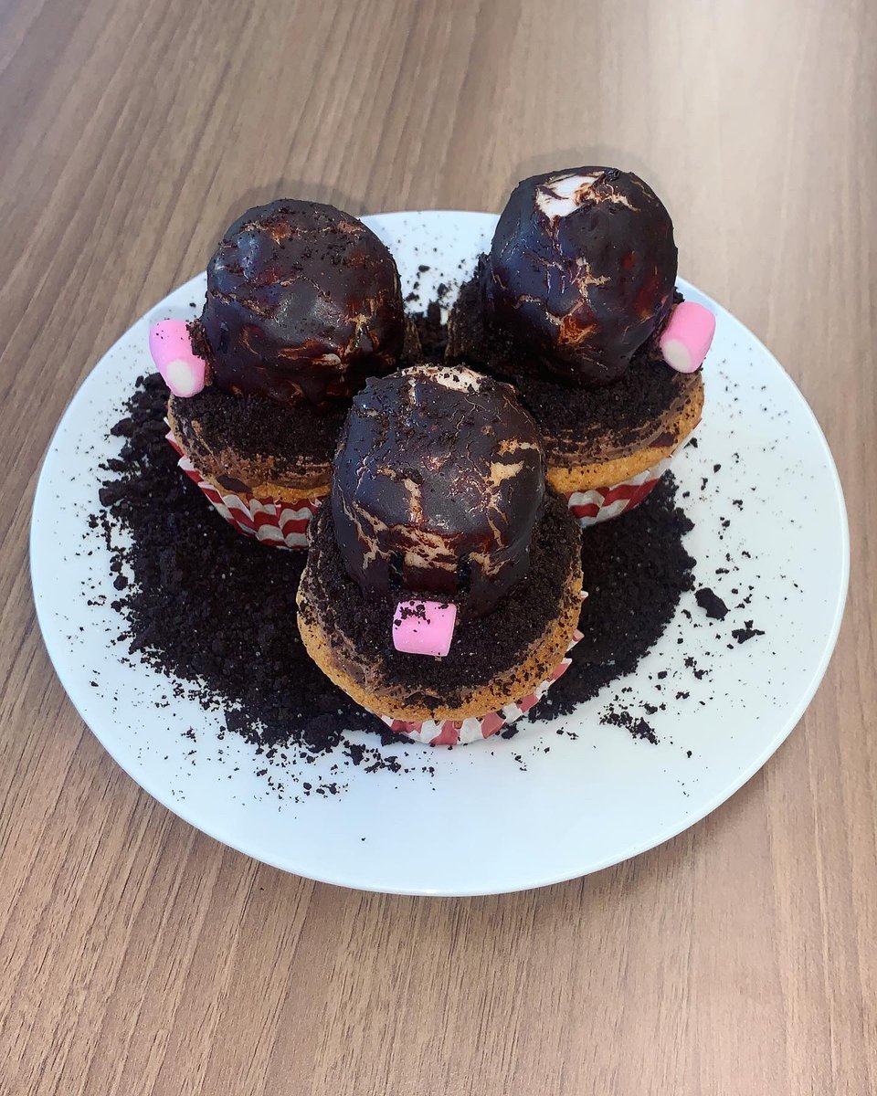 Heat one complete of the Beadmans Bake Off! The winner was the Grinch baked by Anthony.D! Next heat will take place Monday 6th December🧁 #beadmans #charity #bakeoff