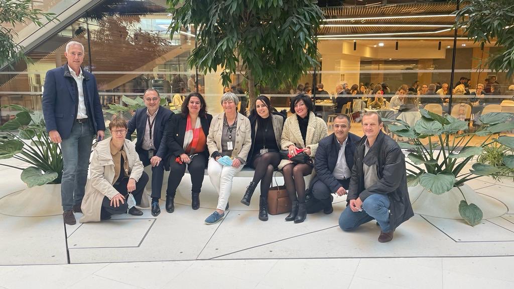 Annie Chasle (@a_chasle) on Twitter photo Codir #UIAffaires aujourd’hui dans notre merveilleux site du #CentredeTestsClientsEntreprise à la halle de Bridge. Les équipes de @MarcSiret et le matériel sont au top <a href="/LegendumEst/">This is P h i l i p p e™️ 🇺🇦</a> <a href="/OrangeIDF/">Orange Île-de-France</a> Codir #UIAffaires aujourd’hui dans notre merveilleux site du #CentredeTestsClientsEntreprise à la halle de Bridge. Les équipes de @MarcSiret et le matériel sont au top <a href="/LegendumEst/">This is P h i l i p p e™️ 🇺🇦</a> <a href="/OrangeIDF/">Orange Île-de-France</a>