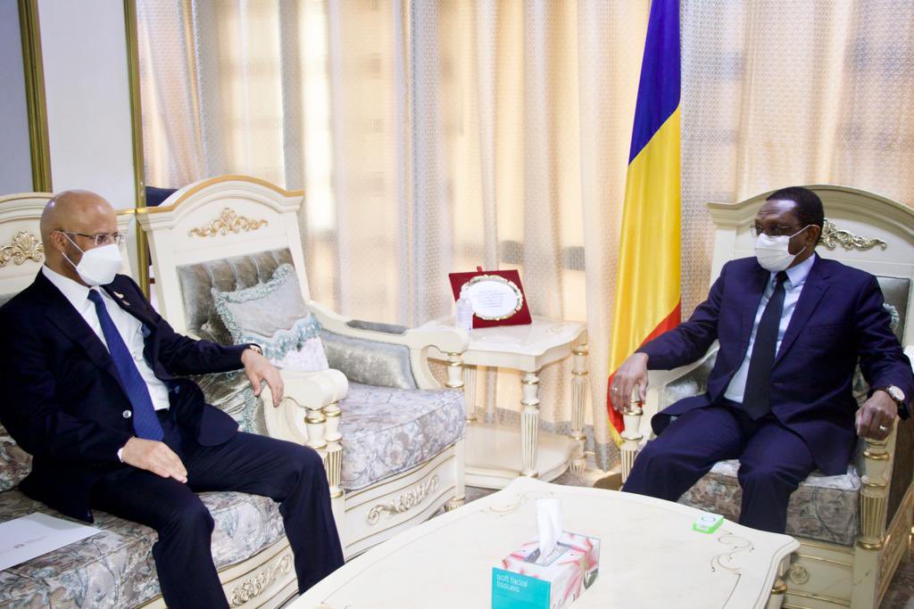 J’ai reçu ce matin S.E.M Rashid Said Al-Shamsi, nouvel Ambassadeur des #ÉmiratsArabesUnis au #Tchad, venu me remettre les copies figurées de ses Lettres de Créance. A cette occasion, ns avions fait un tour d’horizon de la coopération bilatérale.