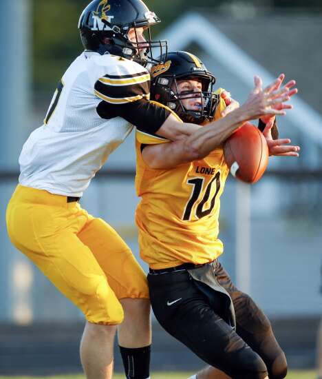 LTLionsFootball's tweet photo. Congrats to Cade Shield for being chosen 2nd team all-state at Defensive Back by the Iowa Print Sports Writers Association! https://t.co/f6lUcPIcMO