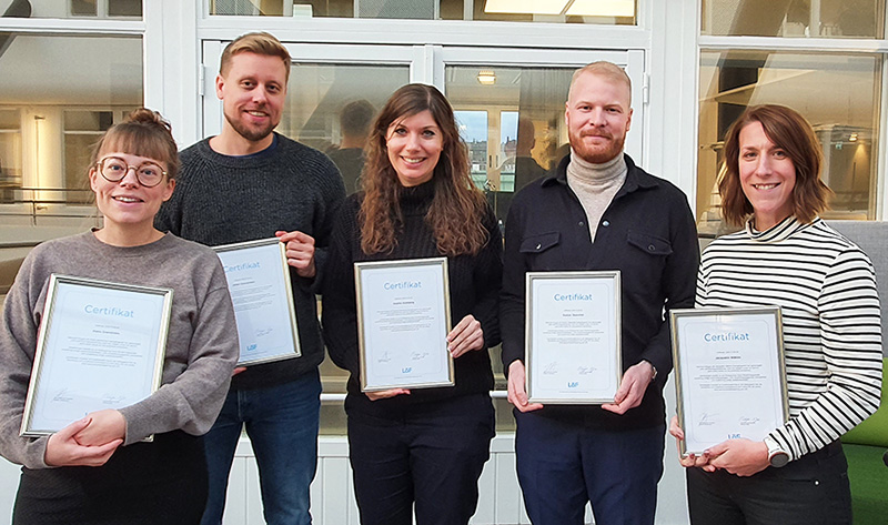 I dag har fem skadereglerare certifierats på Löf. Löf har omfattande interna utbildningar och dessa omfattar även diplomering och certifiering.
Stort grattis till Klara, Johan, Sophia, Gustav och Jacquelin.

#skadereglerare #personskadereglerare