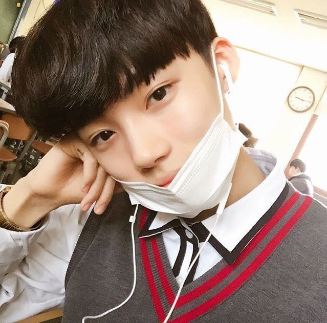 alsl2883's tweet photo. 뉴프의 #더비구함 중이에여
성인 뉴프 찬희에 고향에 살고 찬희 학교 동네에 사는 뉴프입니다 ㅎㅎ
많이 많이 놀러와서 같이 더보이즈 이야기도 하고 뉴프끼리 오손도손 뎀하면서 놀아요😊
더비분들 환영해요🧡
꼭 저를 찾아와서 인사해주세여🖐🖐 https://t.co/5d4IGyTmzD