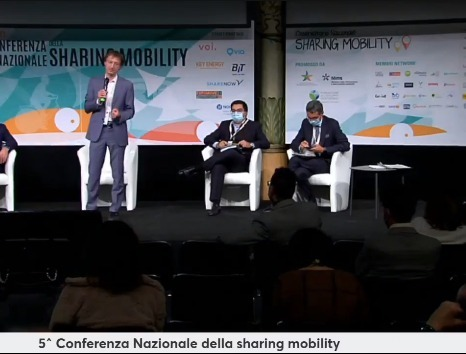 SharingMob's tweet image. Vogliamo un #MaaS che porti benefici a chi si sposta, che faccia bene al business di operatori mobilità e di tecnologia, alla collettività. E vogliamo tutti i MaaS che servono a dare le risposte ai target d’utenza. 🗣️ Antoniola, @5Tlive 
#lesscars #sharingmobility2021