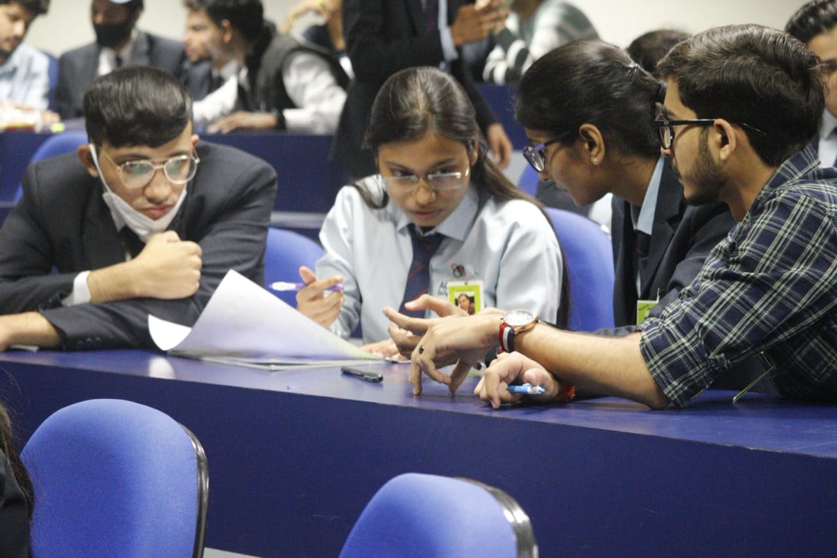 edc_acropolis's tweet photo. @edc_acropolis under #Srijan organized #DISRUPT 2021- The Idea Trigger Game!
This activity provided students an opportunity to connect new people, think creatively, work in a #team and #pitch their #idea in front of everyone!
@AcropolisIndia https://t.co/LMFbXG4AtX