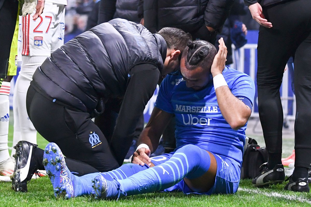 ActuFoot_'s tweet photo. 🔴 OFFICIEL ! Le lanceur de la bouteille ayant touché Dimitri Payet lors de #OLOM est condamné à :

👉 6 mois de prison avec sursis

👉 5 ans d'interdiction de stade https://t.co/LuBPJMZ8La