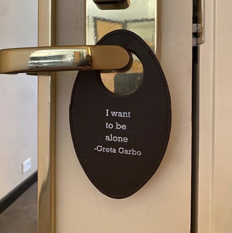 josera3000's tweet photo. I need this! #PleaseDoNotDisturb #gretaGarbo #IwantToBeAlone https://t.co/Po2TgXnVB7