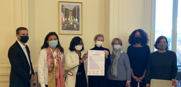 Legrand signe la charte d’engagement contre les violences conjugales de FACE. L’occasion de rappeler l’importance de reconnaitre l’impact des violences conjugales et d’informer les équipes des soutiens disponibles. #Legrand #legrandimprovinglives legrandgroup.com/fr/actualites/…