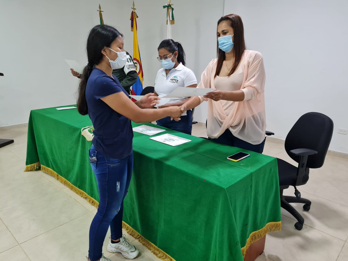 PoliciaVaupes's tweet photo. El Grupo de Protección a la Infancia y Adolescencia, llevó a cabo la clausura de la metodología No. 2 del programa "Abre tus Ojos" en dónde se contó con la participación de funcionarios de  @ALCALDIADEMITU y @gobernavaupes #EsUnHonorSerPolicia https://t.co/OIe78G6uUF