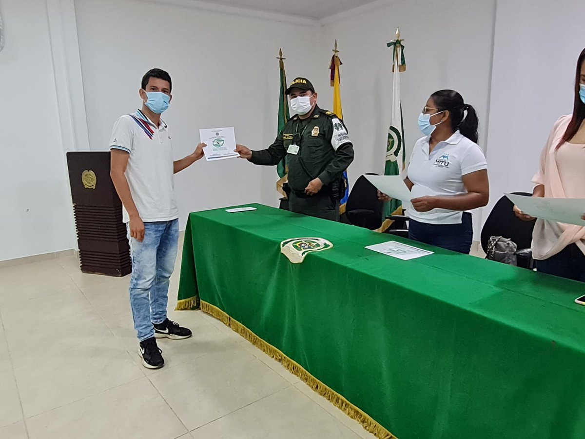 PoliciaVaupes's tweet photo. El Grupo de Protección a la Infancia y Adolescencia, llevó a cabo la clausura de la metodología No. 2 del programa "Abre tus Ojos" en dónde se contó con la participación de funcionarios de  @ALCALDIADEMITU y @gobernavaupes #EsUnHonorSerPolicia https://t.co/OIe78G6uUF