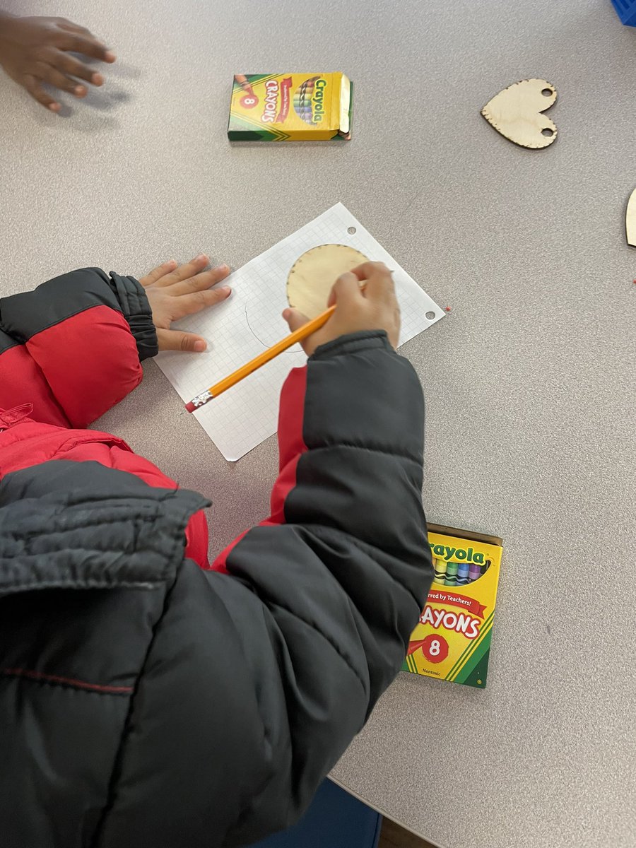 HCS Innovation Department (@innovationhcs) on Twitter photo 1st graders <a href="/brownacademy/">Brown Academy School of Innovation</a> designing ornaments -> PBL unit focusing on SS standards: products, services, consumers, and producers. Planning before prototyping 🖍 #HCS_innovation 1st graders <a href="/brownacademy/">Brown Academy School of Innovation</a> designing ornaments -> PBL unit focusing on SS standards: products, services, consumers, and producers. Planning before prototyping 🖍 #HCS_innovation