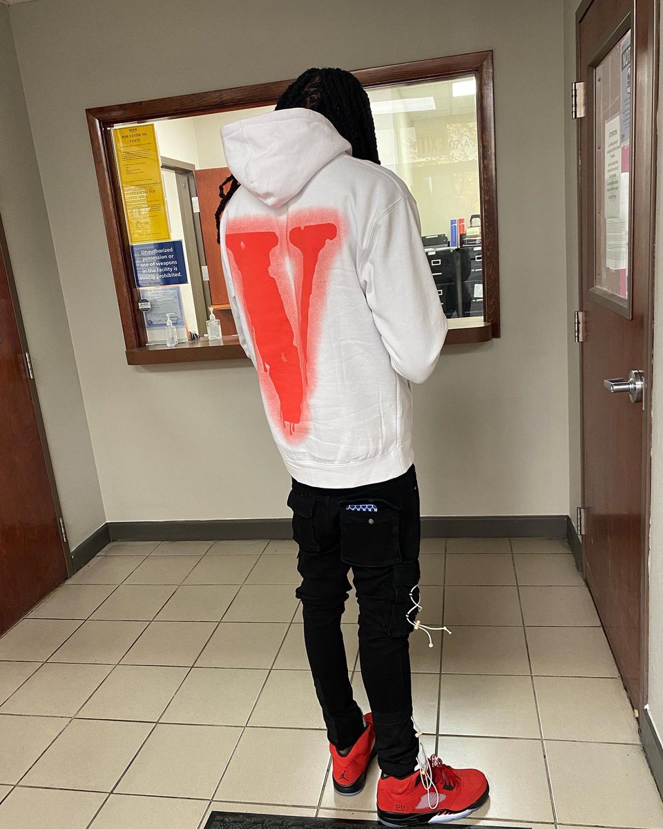 4Nemmmmmm's tweet photo. Bitch Yeah I Feel DIFFERENT..Wea Im From Dese Niggas Dying It’s A REAL REASON✍🏾 BITCH IM BACK🤫🖤❤️💯⛽️ #Big4x’s https://t.co/TDvU9ouRed