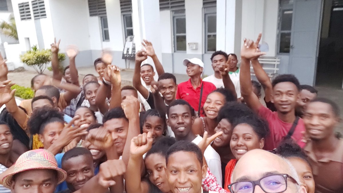 bussiere_brice's tweet photo. "Thanks to @UNPeacebuilding project with @UNFPAMadagascar @OITinfo and @UNICEFMada we are now heard and listened in our communities  and we can more meaningfully contribute to conflict prevention !" said the #youth of #Antalaha 🇲🇬 🕊

@GC_Youth4Peace 
@IssaSanogoUN
@bjw_williams https://t.co/ddZfxKFXKK