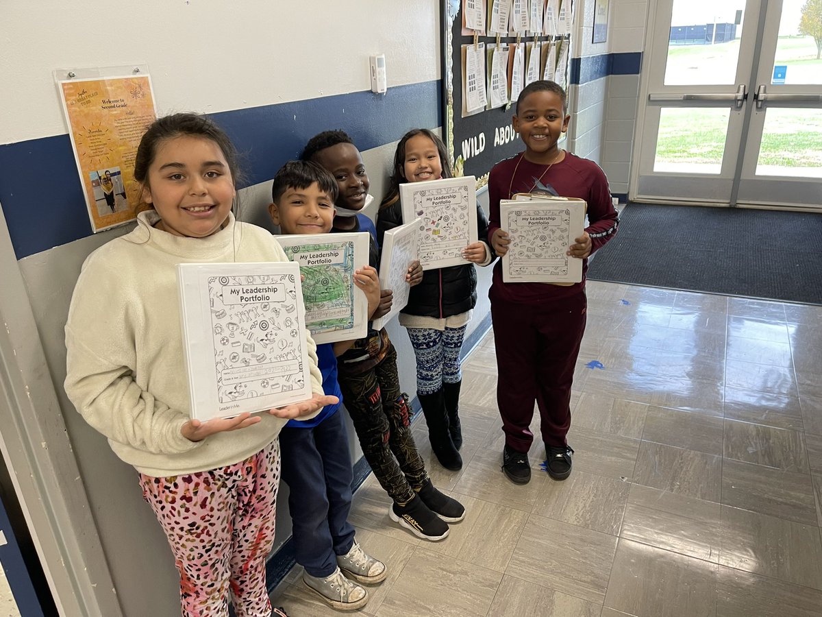 Emily Leon tweet media