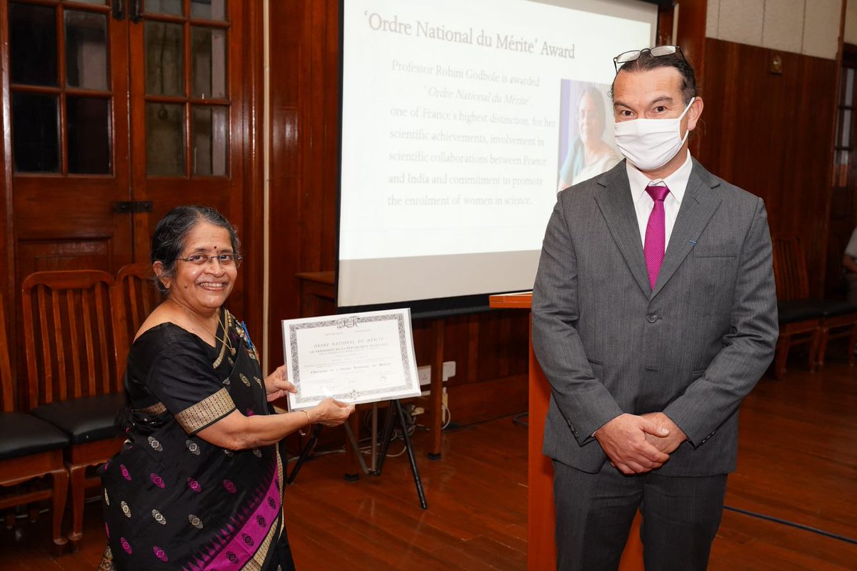 BangaloreFrance's tweet photo. Prof. & #Padmashri Rohini Godbole from Centre for High Energy Physics, @iiscbangalore conferred one of the highest civilian awards "Ordre national du Merite" by the 🇫🇷 government. #womeninscience
@SciFrenchIndia @ifiofficiel @FranceinIndia https://t.co/P1f01ViFxb