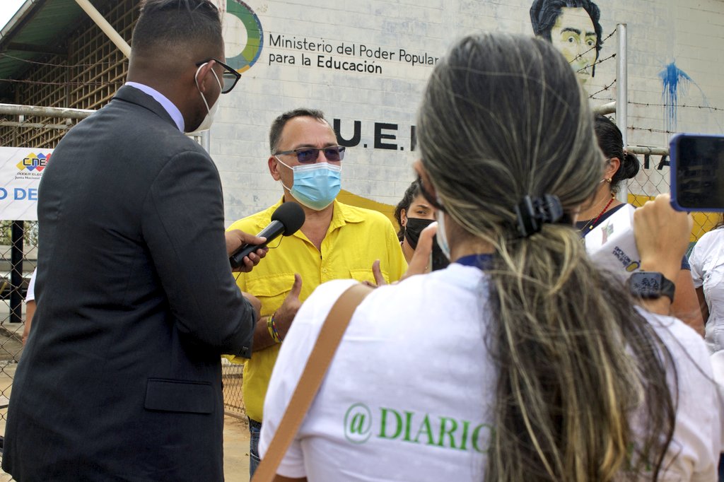 Josebluebeat's tweet photo. Parte del recorrido que hice el pasado domingo en las #Elecciones2021 con el equipo del @DiarioPrimicia @veronikmillan @mmmp20 , increíble el trabajo que hacen estos panas, una corredera, una persuasión una cosa, aprendí mucho en esos recorridos ✌🏾 https://t.co/VV2awZ3rwB