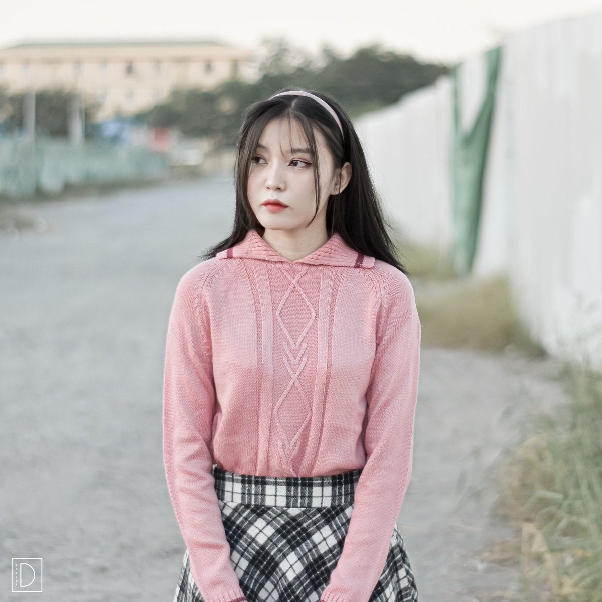 sthuhtet5's tweet photo. In frame - guu_gull

📸 - https://t.co/iCWKurd5eK

#portraitphotography #lightroom #ootd #ootdmyanmar #cute #Myanmar #Burma #asian #asiangirls #siimaginations #myanmargirls #mandalay #visual #portrait #naturallight #theguyĐ https://t.co/3E64KhOV7n