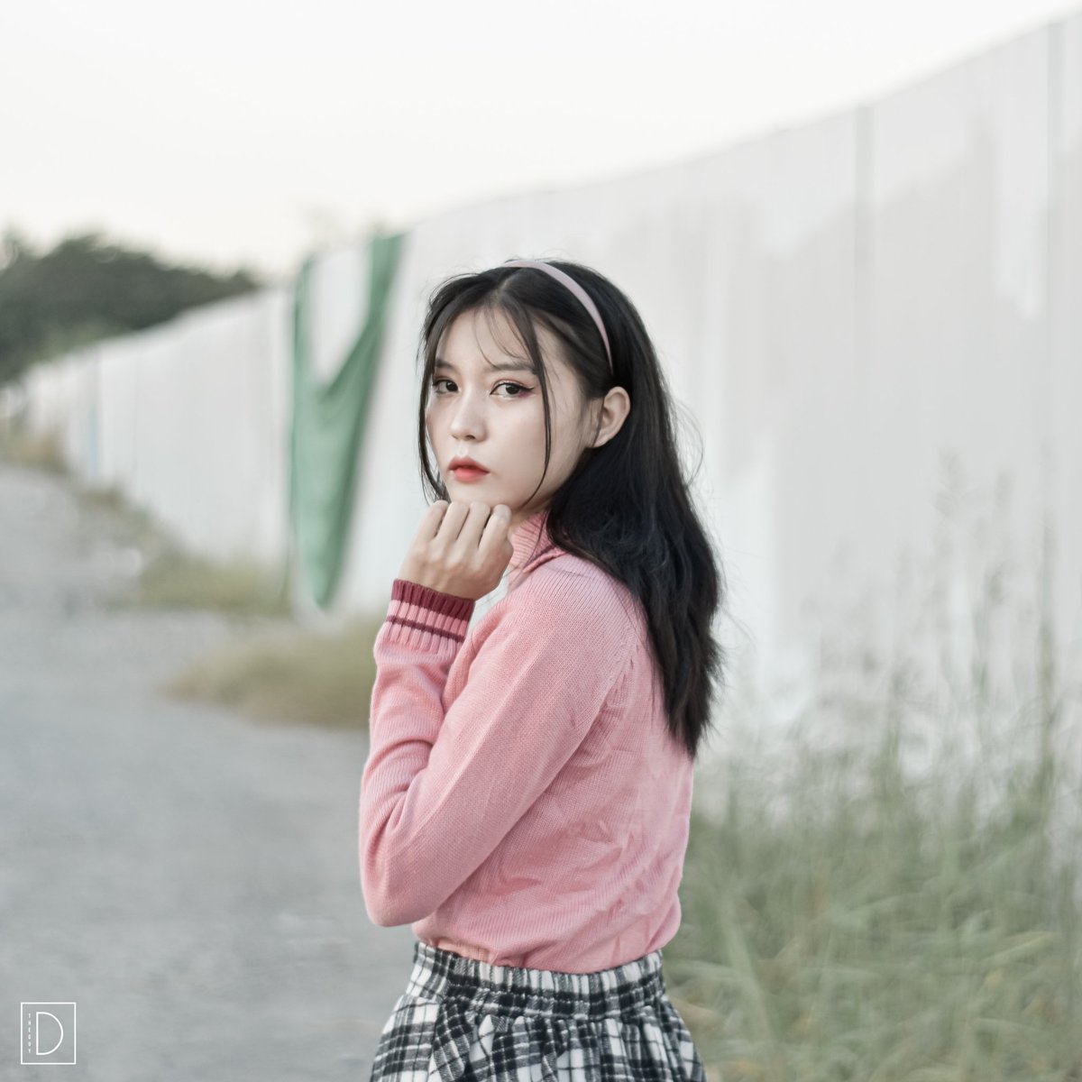 sthuhtet5's tweet photo. In frame - guu_gull

📸 - https://t.co/iCWKurd5eK

#portraitphotography #lightroom #ootd #ootdmyanmar #cute #Myanmar #Burma #asian #asiangirls #siimaginations #myanmargirls #mandalay #visual #portrait #naturallight #theguyĐ https://t.co/3E64KhOV7n