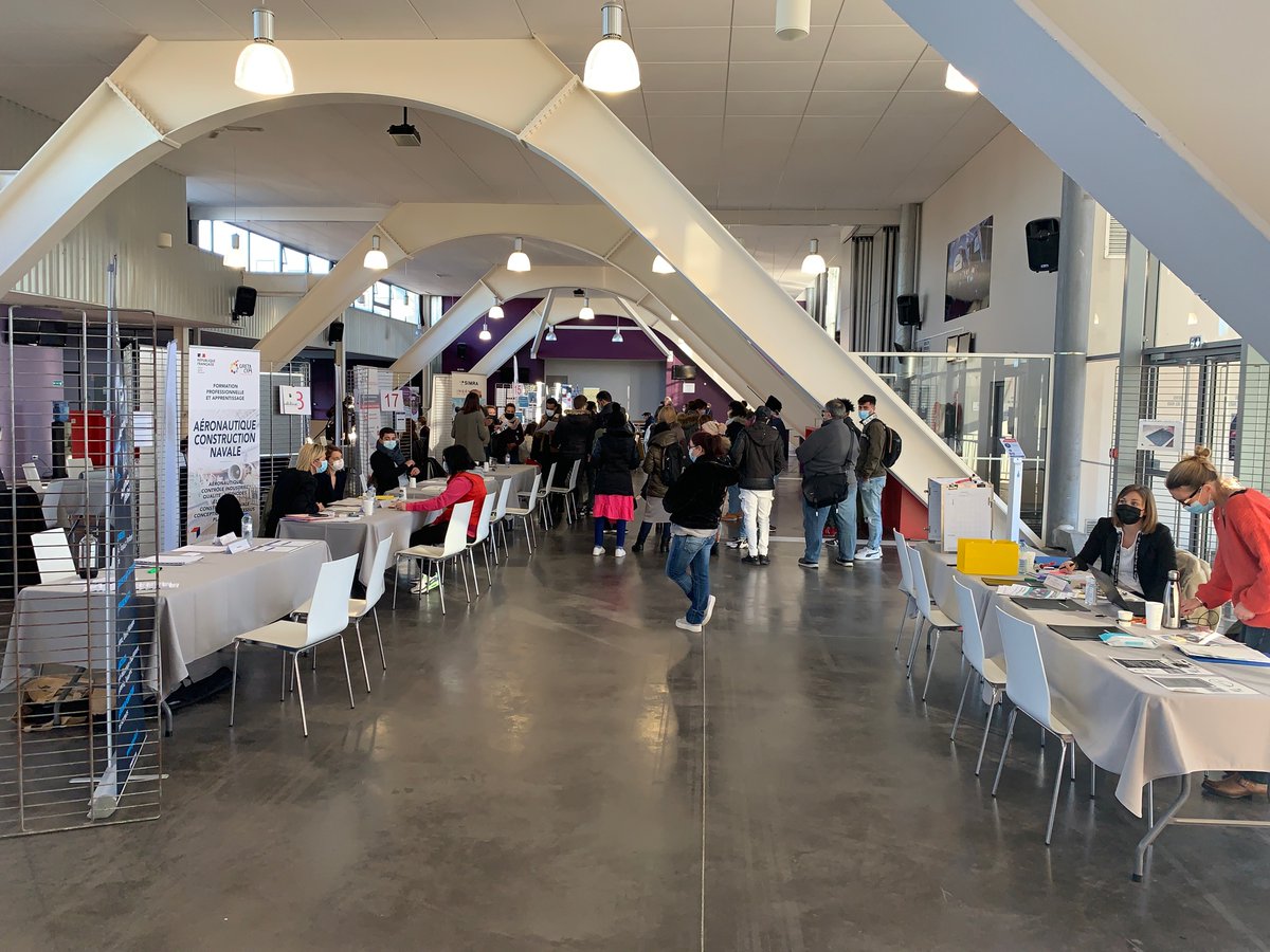 GregoryBequet's tweet photo. Ce matin, à l’hippodrome de Pornichet, Forum des métiers de l’industrie. Une vingtaine d’entreprises de la filière ont rencontré des candidats pour leur proposer toutes les opportunités du secteur. 👍 https://t.co/WHW3Toir3h