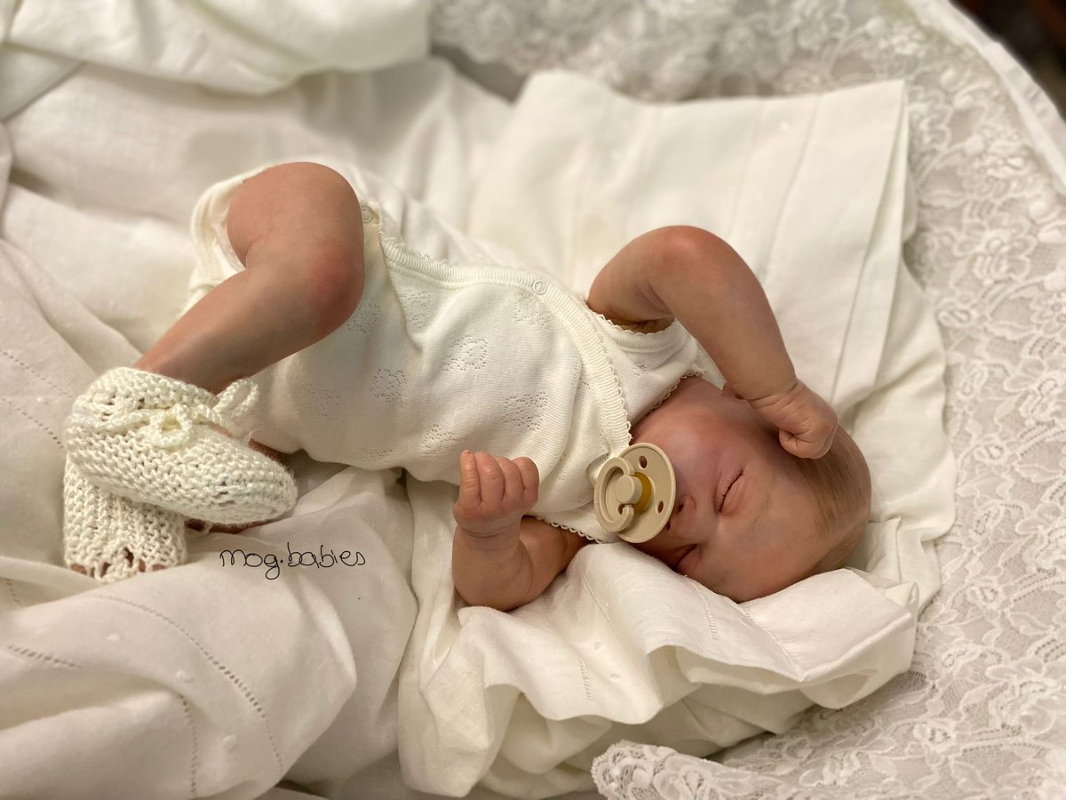 mogbabies's tweet photo. Que dulzura de bebé. Os está esperando. Únicos y exclusivos para tí ♥️♥️♥️🍼🍼🍼 #mogbabies
#reborn
#bebesreborn
#hechoamano
#hechoconamor
#regalosniña
#regalosoriginales
#regalosnavidad https://t.co/uJyPDAC4Pc
