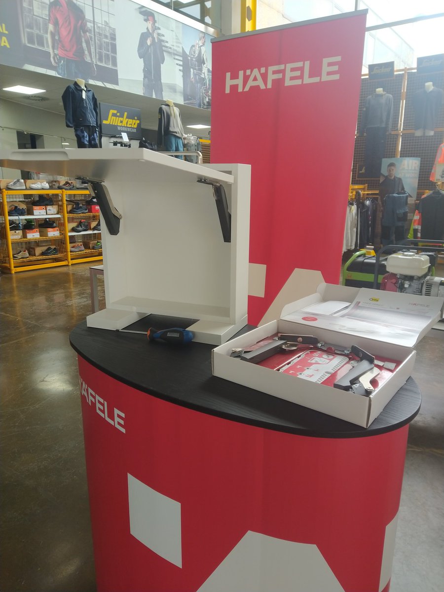 ferreteriaortiz's tweet photo. Resistencia y durabilidad garantizadas, fácil instalación, todo lo que necesites saber del herraje de @HafeleES hoy en nuestro multicentro Ortiz de Leganés! https://t.co/y96O7dqQ8B