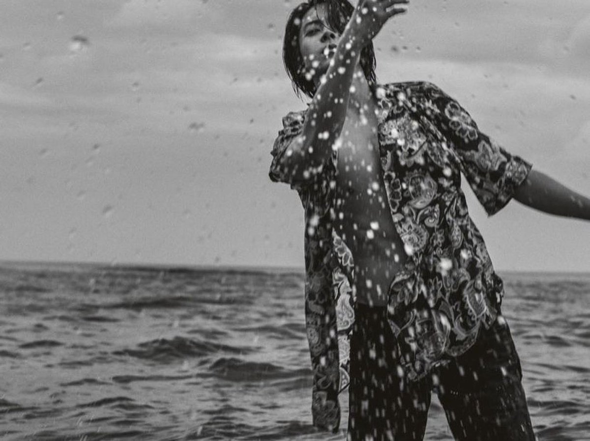 やっと逢えた🤎ずーっと見てたい🤎🤎
観光客🍁が増えてなかなか通行人が途切れず、📸チャンスを何回も待った！！
娘よ、付き合ってくれてありがとー！笑
#CircleKodansha #山P祭り
#山下智久
#山下智久写真集CIRCLE
#2021/11/25
 
#tomosfam 

#kyoto