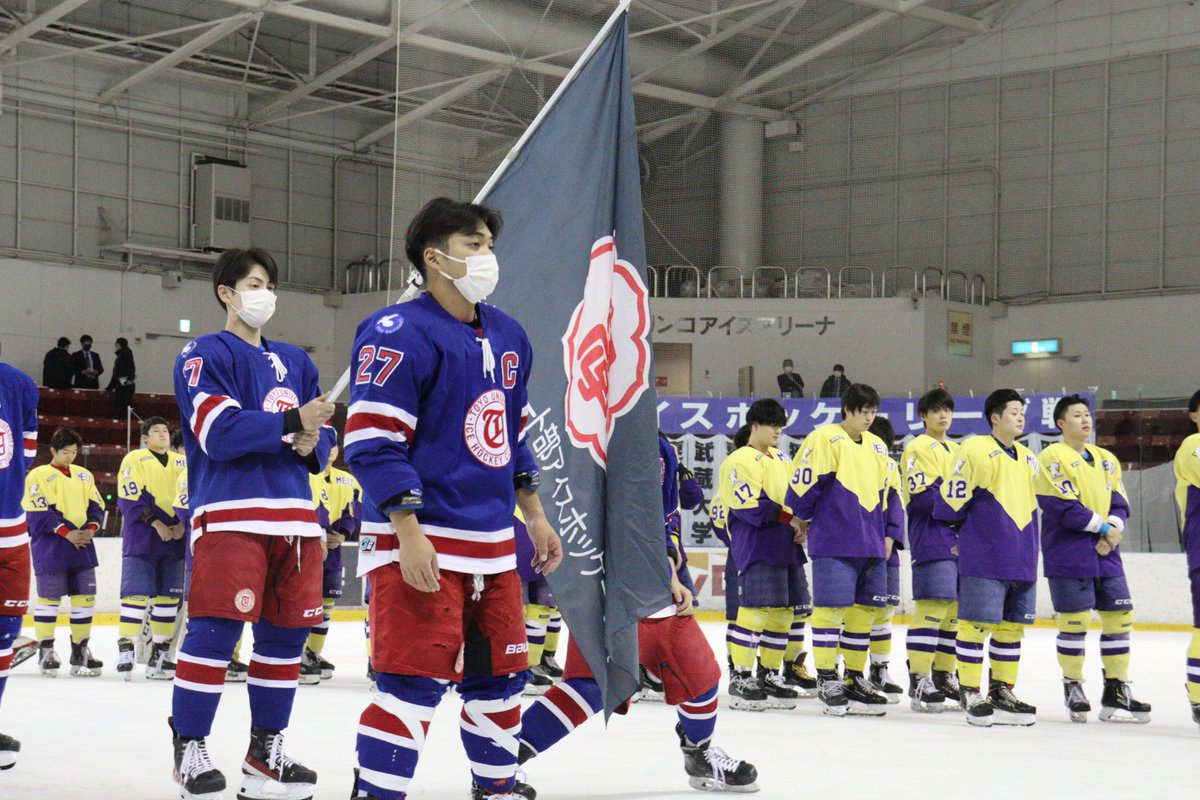 tic_hockey's tweet photo. 2021年度関東大学アイスホッケーリーグ戦(特別大会)

<Div.ⅠA 表彰校>
優勝：#東洋大学
準優勝：#中央大学
3位：#明治大学

<Div.ⅠB 表彰校>
優勝：#日本体育大学
準優勝：#青山学院大学
3位：#専修大学 https://t.co/r4sykHmXyD
