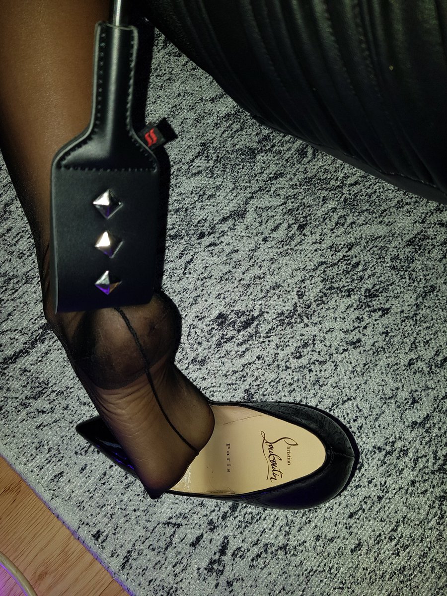 Elena4sluts's tweet photo. Inhale and hand me your wallet #MONEY #FinDom #finsub #camcontacts #icommanduobey https://t.co/VKHxjaQK3y