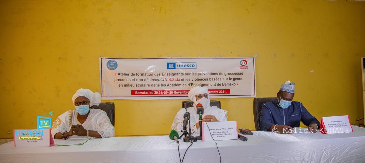 UnescoBamako's tweet photo. 𝐋’#𝐔𝐍𝐄𝐒𝐂𝐎 forme 4️⃣0️⃣0️⃣ enseignants à travers son #programmeO3, en partenariat avec le Ministère de l’EN, sur 𝐥𝐞𝐬 𝐩𝐫é𝐯𝐞𝐧𝐭𝐢𝐨𝐧𝐬 𝐝𝐞s 𝐠𝐫𝐨𝐬𝐬𝐞𝐬𝐬𝐞𝐬 𝐩𝐫é𝐜𝐨𝐜𝐞𝐬 𝐞𝐭 𝐧𝐨𝐧 𝐝é𝐬𝐢𝐫é𝐞𝐬, 𝐝𝐮 𝐕𝐈𝐇/𝐒𝐢𝐝𝐚 𝐞𝐭 𝐝𝐞𝐬 VBG. https://t.co/bu8m0HvdGL