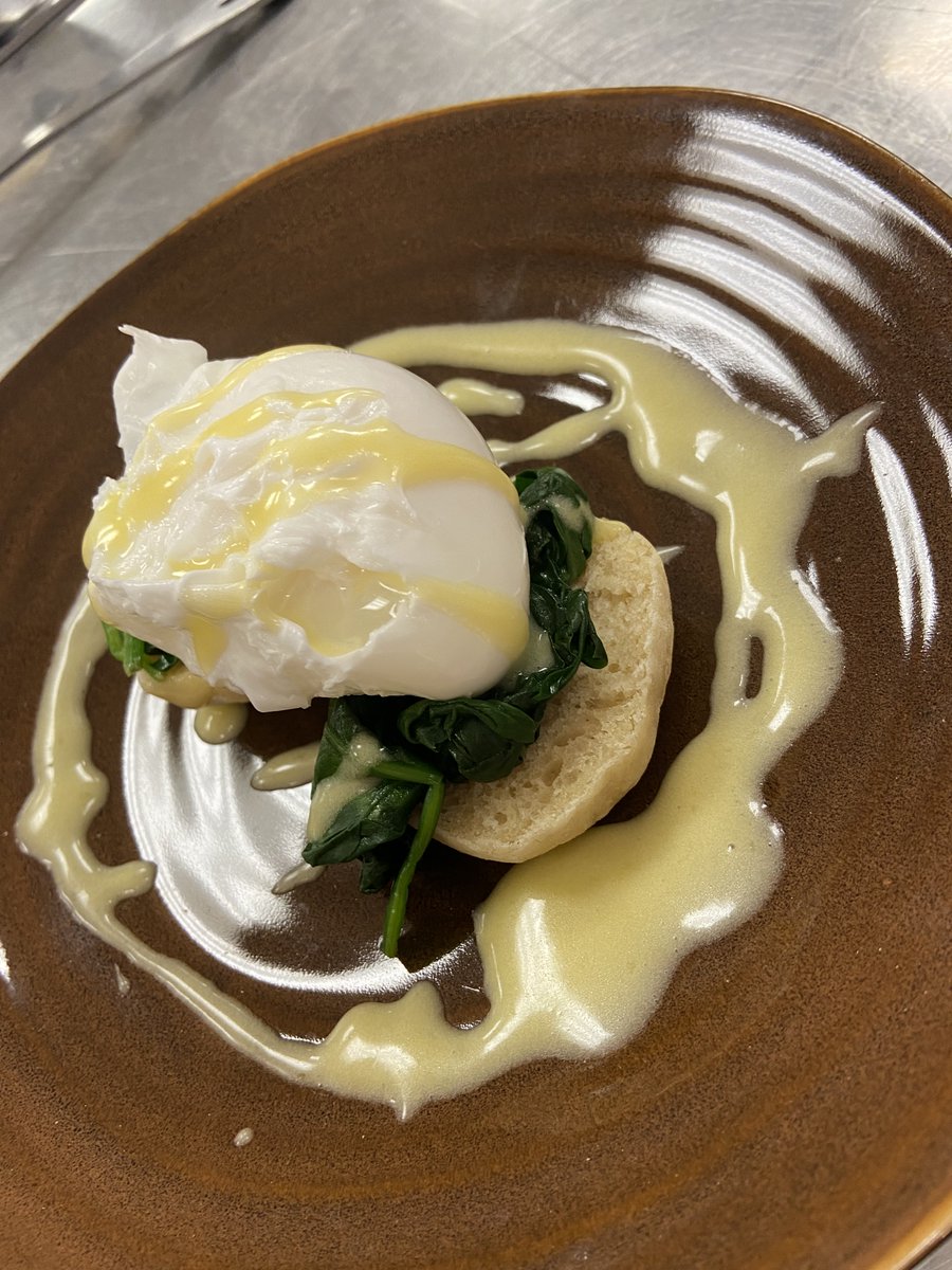 UHIPerth_'s tweet photo. #foodpics 🤩😋 Our HNC Professional Cookery &amp; HND Hospitality Management students executed a vibrant 70’s Revival Dinner! There was a real buzz in the restaurant!  

Watch this space for January 2022 booking dates... 🍽

#ThemedDinner #70s #HFT #GalleryRestaurant #thinkuhi #yum https://t.co/lGkIfJJMp4