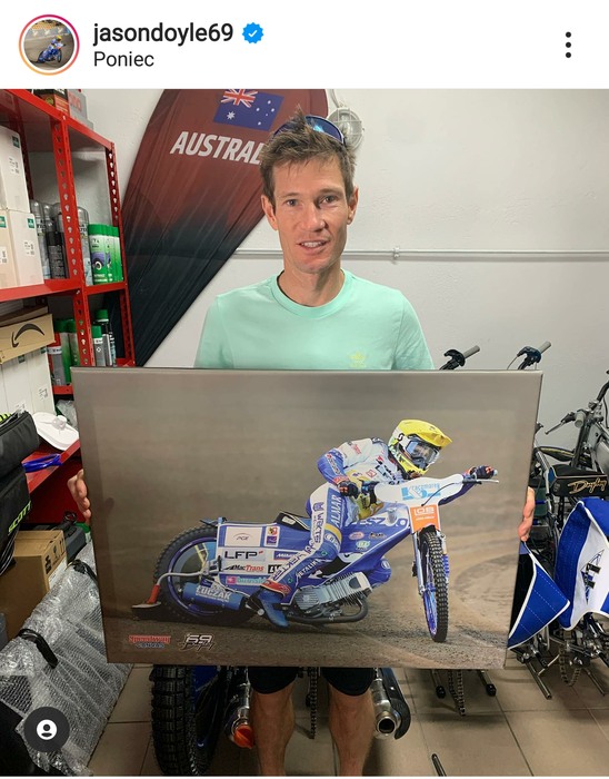 SpeedwayCanvas's tweet photo. Zbliżają się święta Bożego Narodzenia - szukacie prezentu dla bliskich? 
Żużlowe fotoobrazy, oparte na autorskich zdjęciach, ze sklepu Speedway Canvas będą idealnym prezentem dla fanów żużla.
W kolekcji - mistrzowie świata, Polski, Europy
Zapraszamy  - https://t.co/ZhwRvvBGKJ :-) https://t.co/Isx7fdjO1x