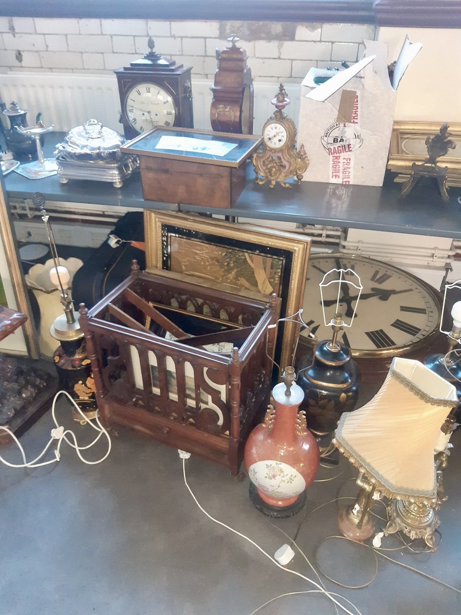 HansonsLondon's tweet photo. βοΈThe cataloguing process has commenced at the London saleroom!
Entries for our December Auction close Friday 3 Dec. For all enquiries call Chris Kirkham 07469 353077
@HansonsAuctions #auction #auctioncountdown https://t.co/eBW8sYzehj