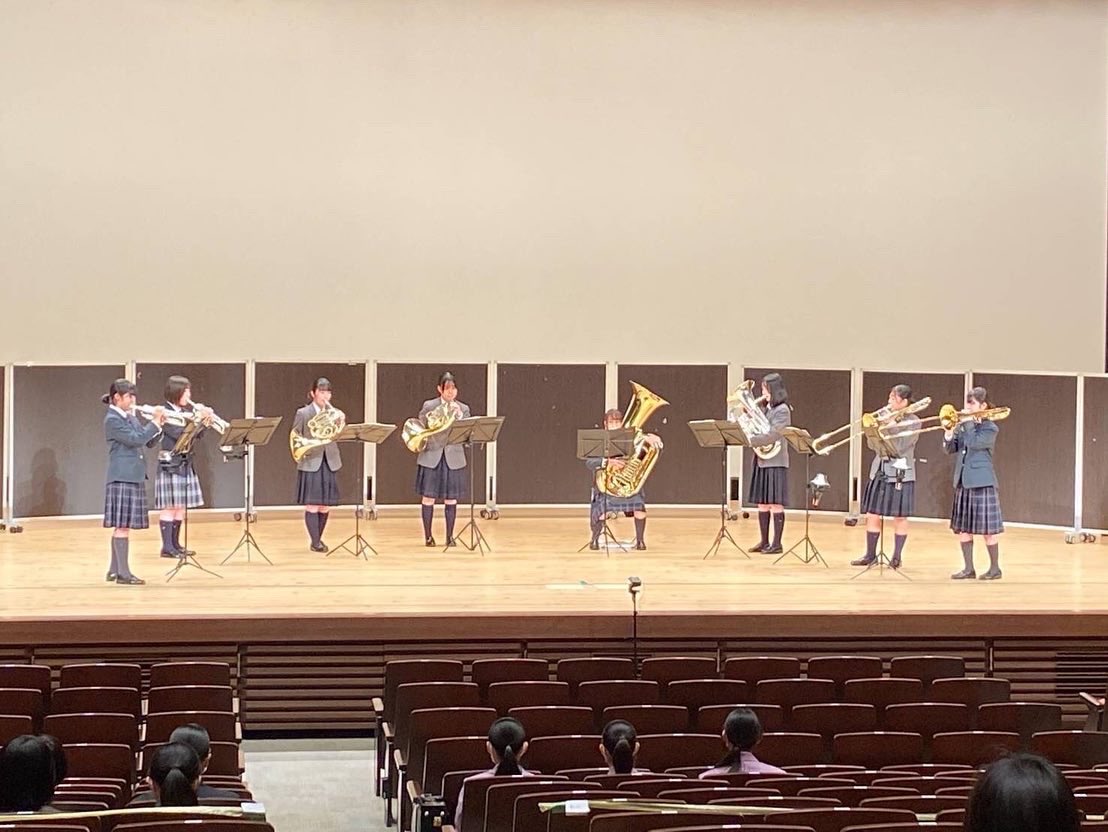 本日、帝京大学八王子キャンパスにて行われた「Teikyoアンサンブルコンペティション」に出場致しました。

結果は、
サックス四重奏
銀賞🥈
打楽器五重奏
銀賞🥈
金管八重奏
銅賞🥉

ご声援のほどありがとうございました😊

帝京大学学友会文化局吹奏楽部の皆さま、
本日はありがとうございました😊