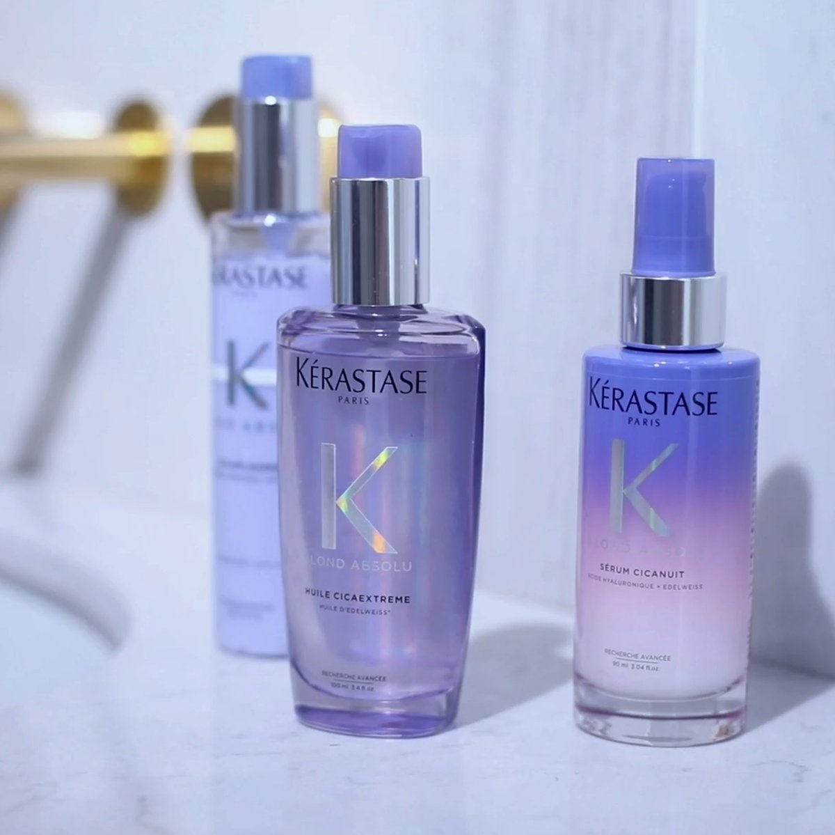 👉🏻 ¿Sabías que los rubios más extremos solo quieren ser cuidados exclusivamente por Kérastase? 💜

Para las rubias más exigentes solo existe una opción: Blond Absolu Cicaextreme. 

¡Atrévete con todo y empieza a cuidar tu rubio como se merece!

#KerastaseSpain