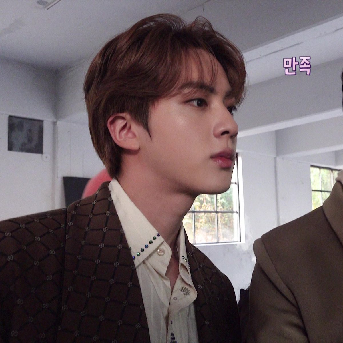 hourly jin (rest) tweet media
